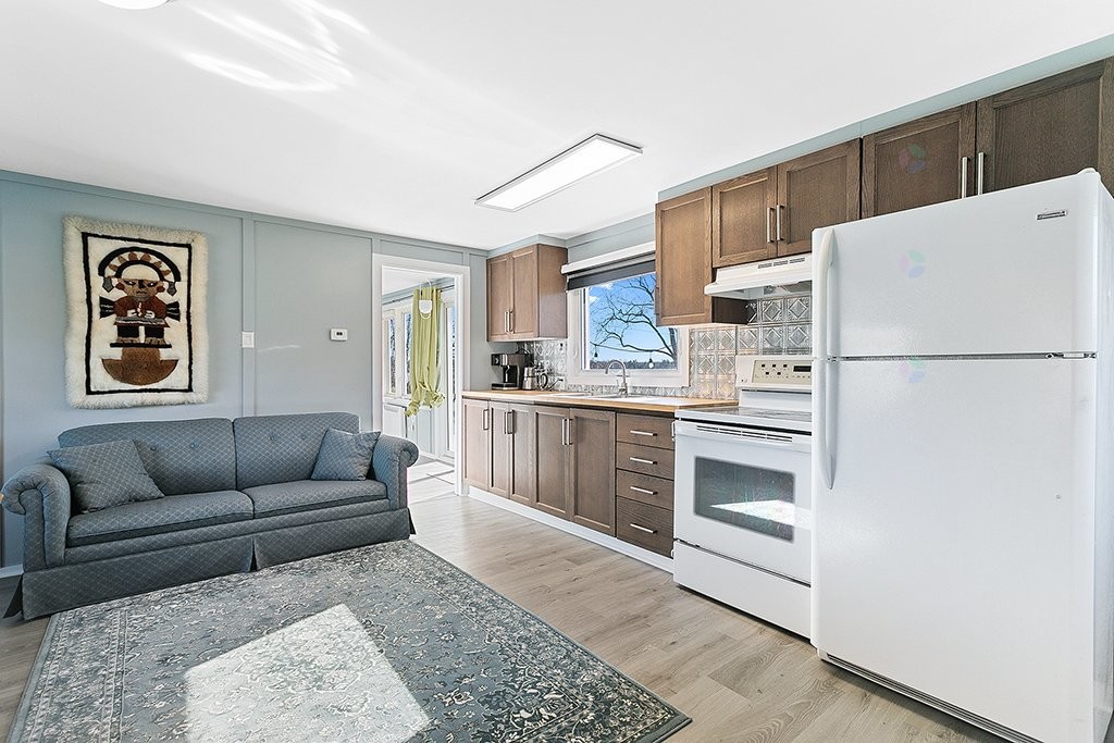 









1105


Ch. de la Pointe-Indienne

,
Pontiac,




QC
J0X2V0

