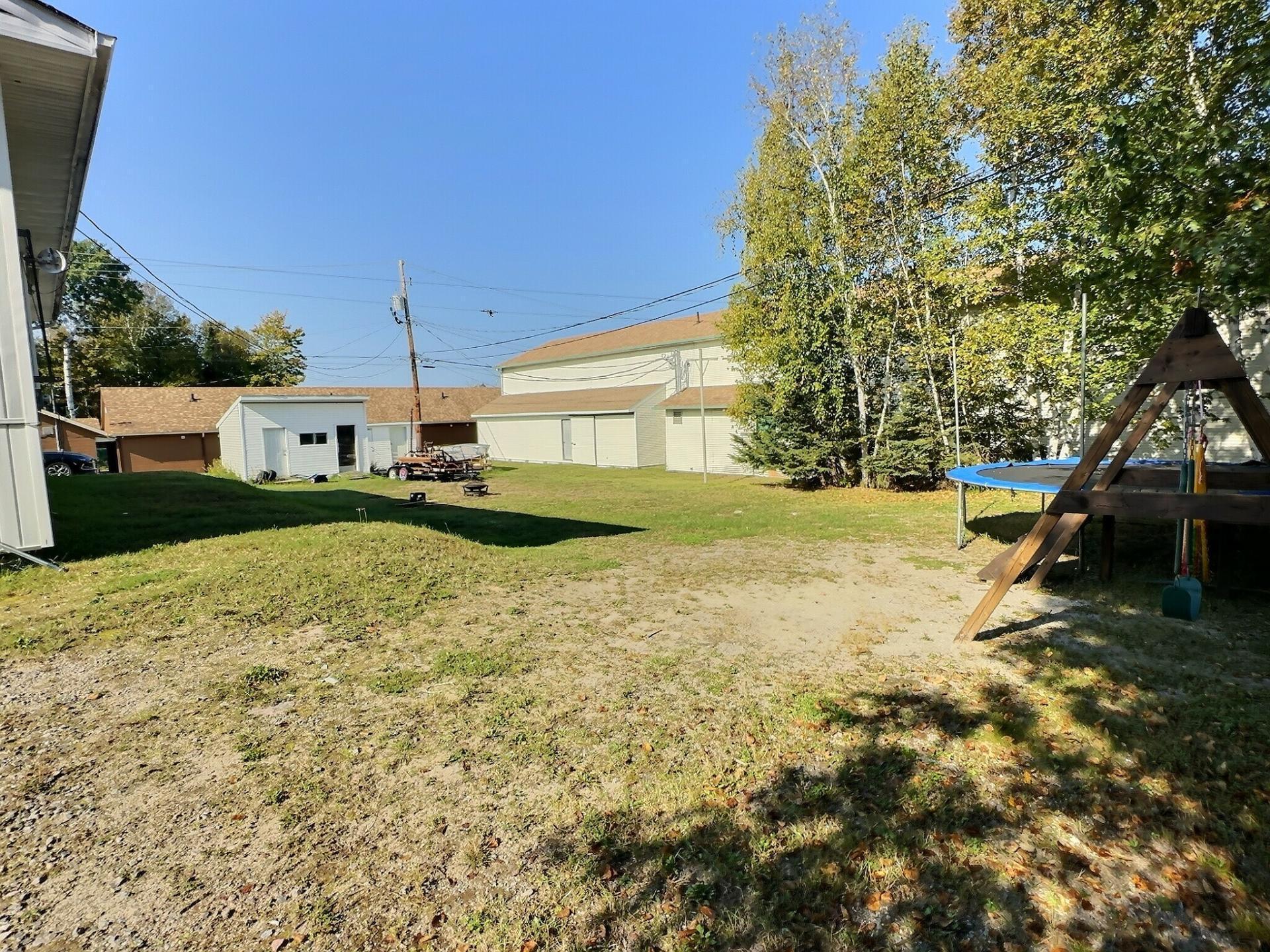 









196


2e Avenue

,
Témiscaming,




QC
J0Z3R0

