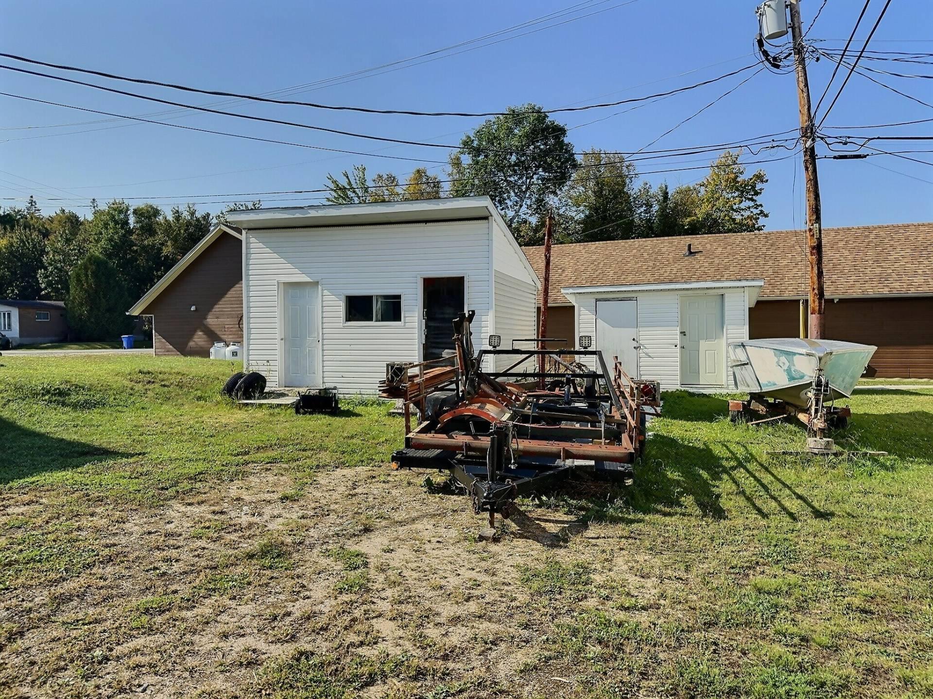 









196


2e Avenue

,
Témiscaming,




QC
J0Z3R0

