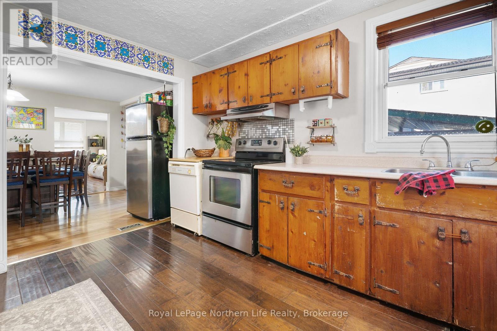 












478 FIRST AVENUE W

,
North Bay (Central),




Ontario
P1B3C4

