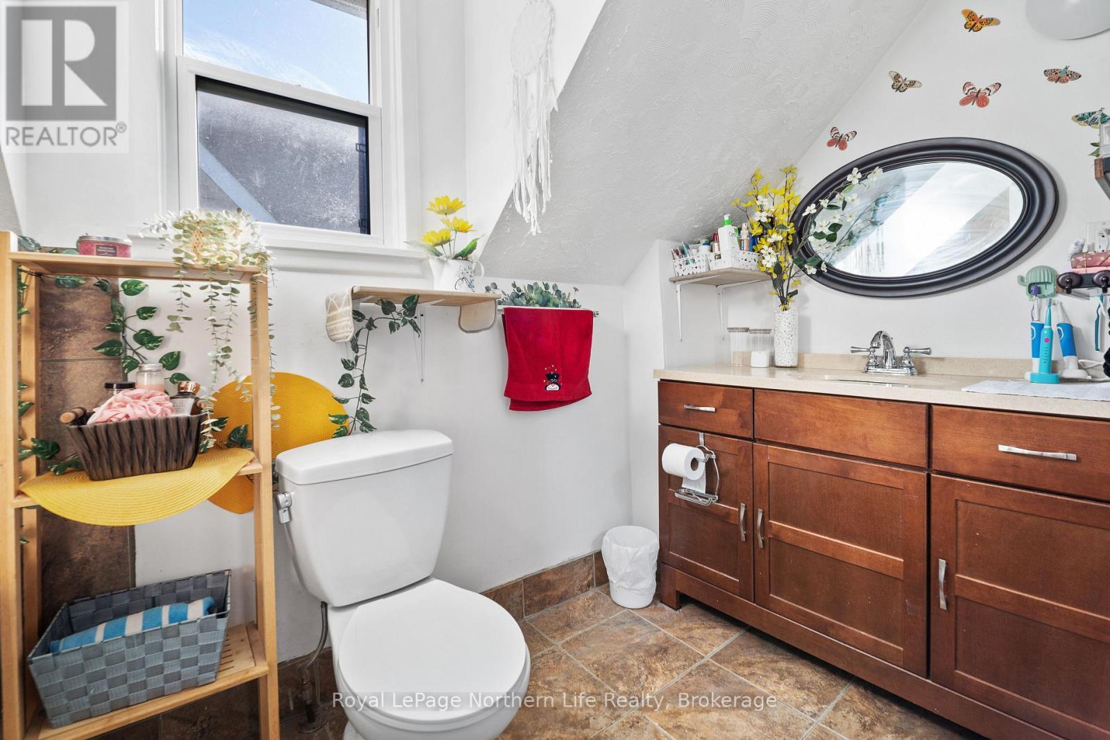 












478 FIRST AVENUE W

,
North Bay (Central),




Ontario
P1B3C4

