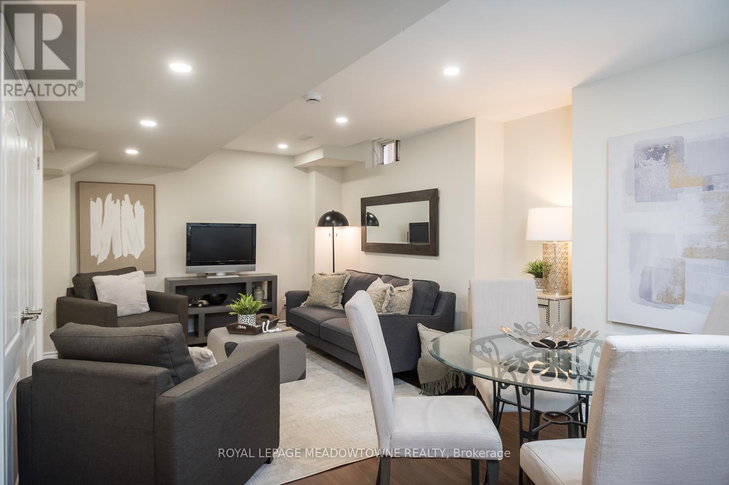 












1311 WELLER CROSSING

,
Milton,




Ontario
L9T6K4

