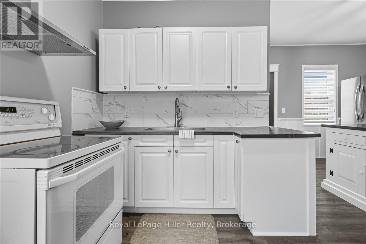 












49 MARLBOROUGH STREET

,
West Perth (Mitchell),




Ontario
N0K1N0

