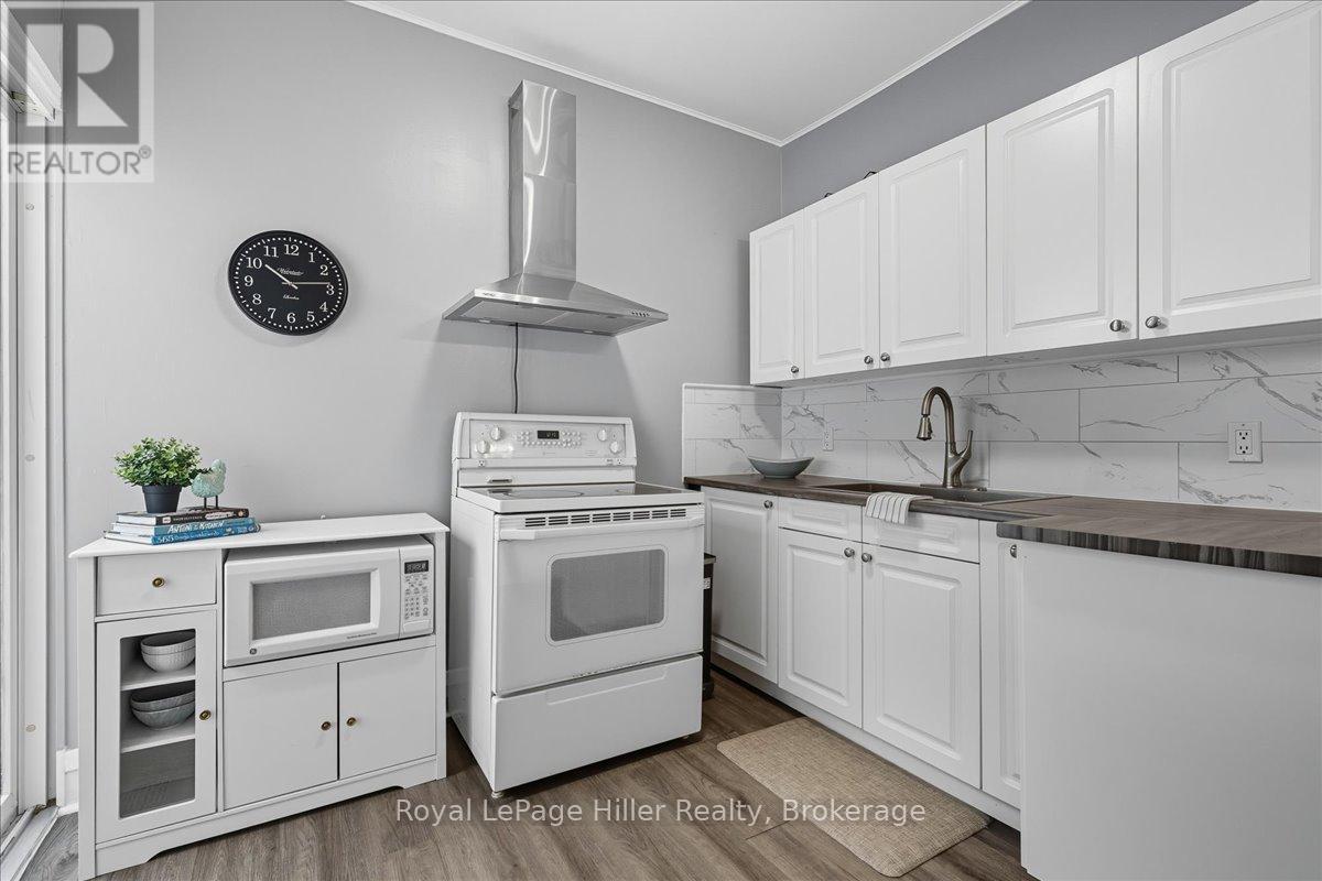 












49 MARLBOROUGH STREET

,
West Perth (Mitchell),




Ontario
N0K1N0

