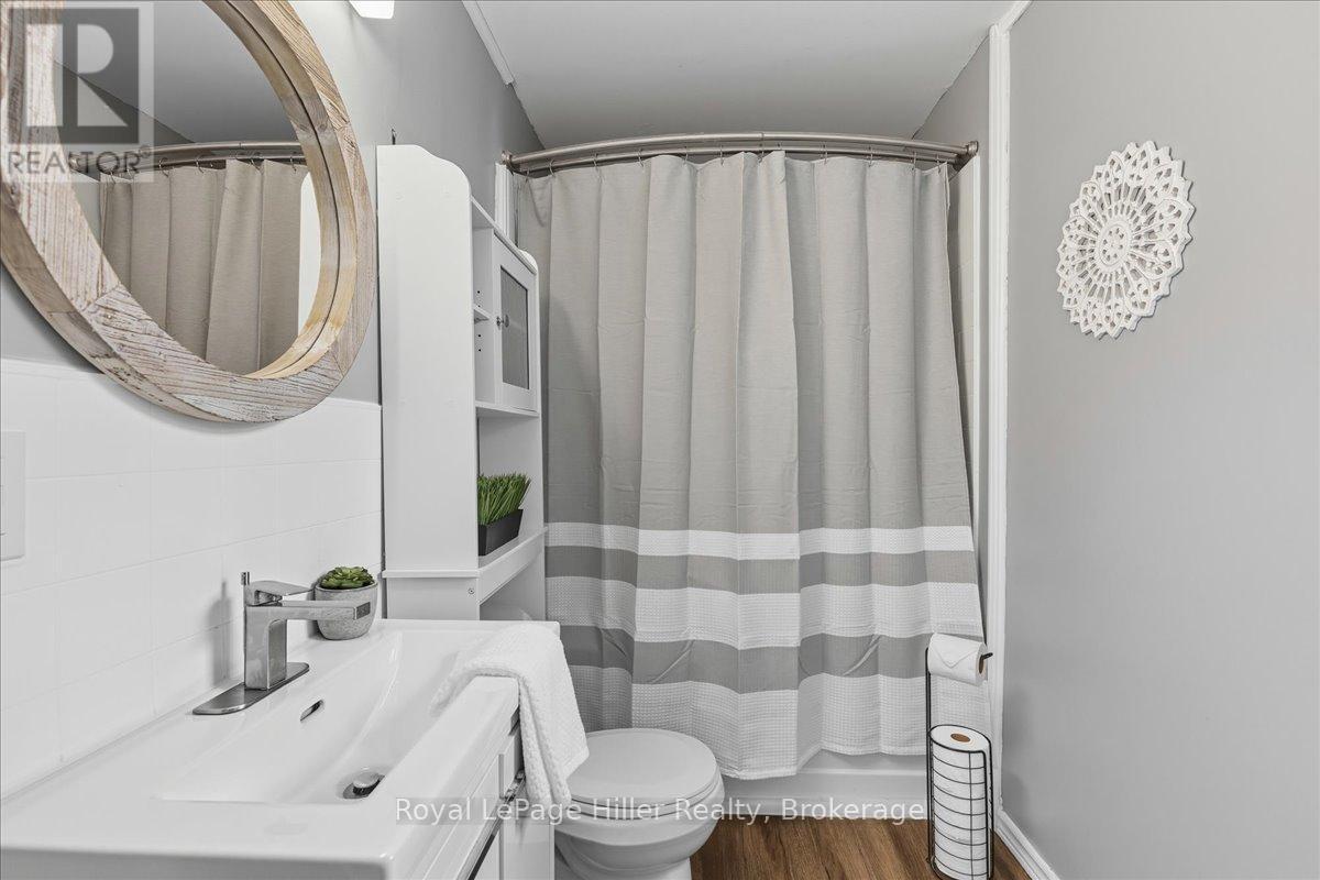 












49 MARLBOROUGH STREET

,
West Perth (Mitchell),




Ontario
N0K1N0

