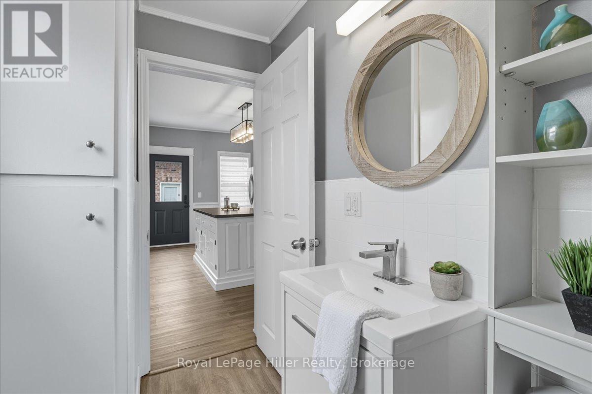 












49 MARLBOROUGH STREET

,
West Perth (Mitchell),




Ontario
N0K1N0

