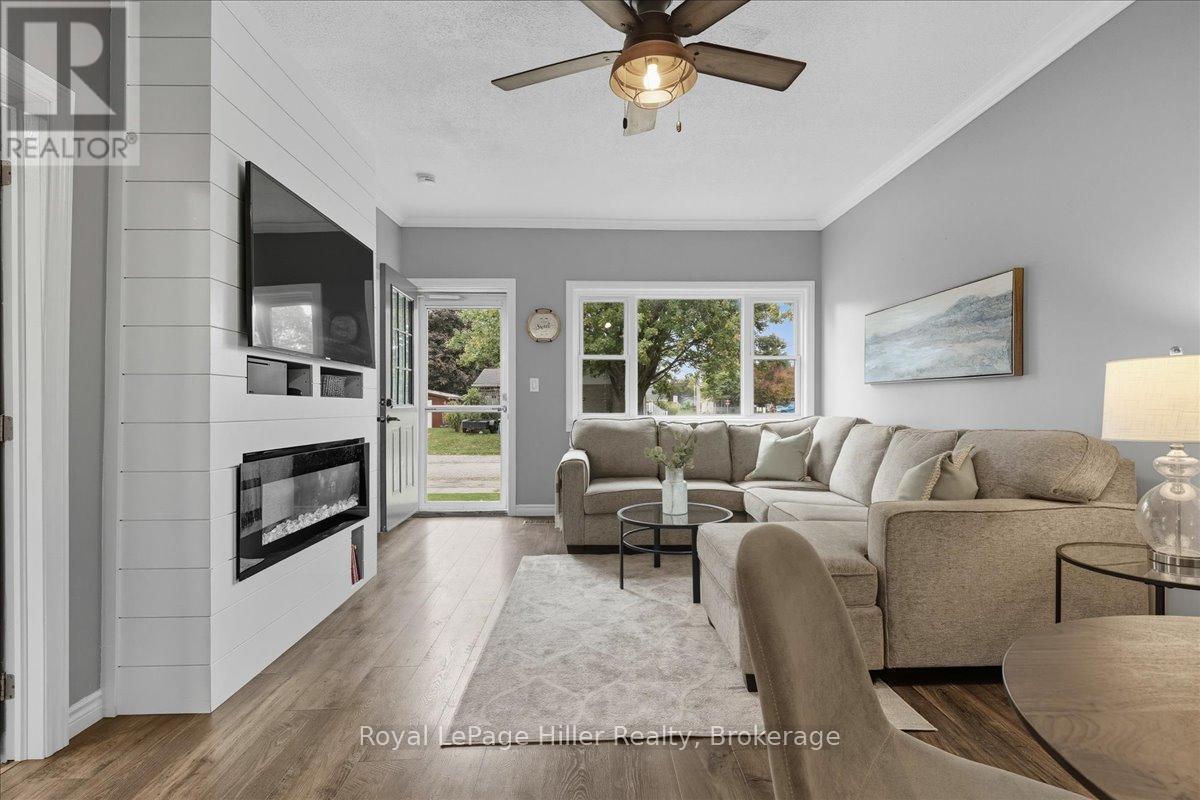 












49 MARLBOROUGH STREET

,
West Perth (Mitchell),




Ontario
N0K1N0

