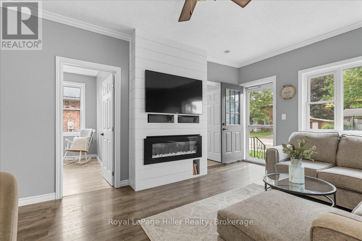 












49 MARLBOROUGH STREET

,
West Perth (Mitchell),




Ontario
N0K1N0

