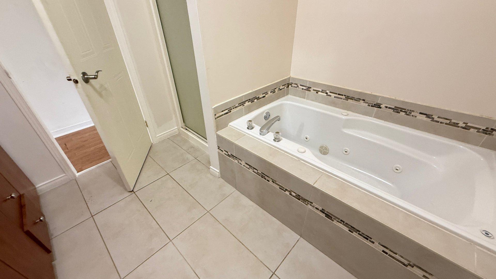 









5373


Rue du Bocage

, 103,
Terrebonne (La Plaine),




QC
J7M2B4

