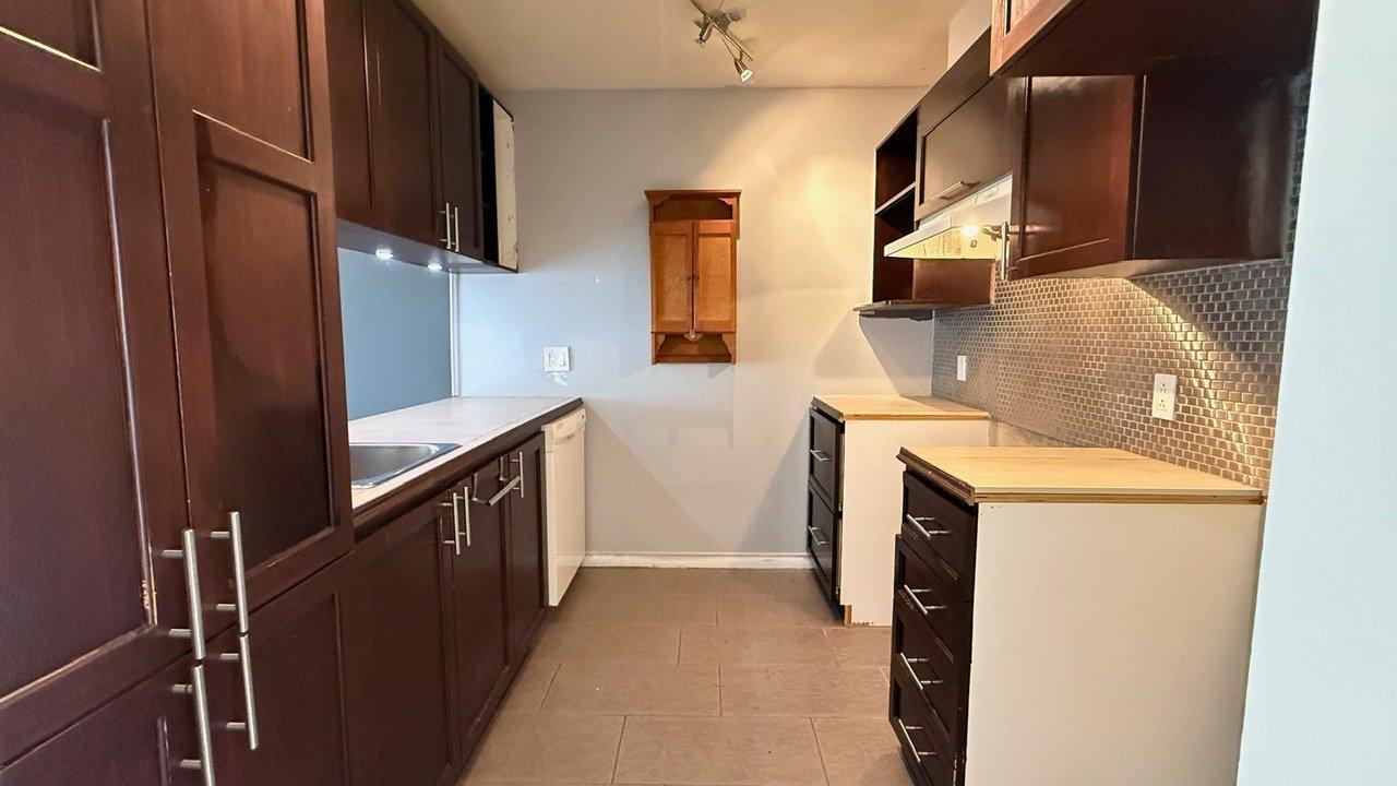 









5373


Rue du Bocage

, 103,
Terrebonne (La Plaine),




QC
J7M2B4

