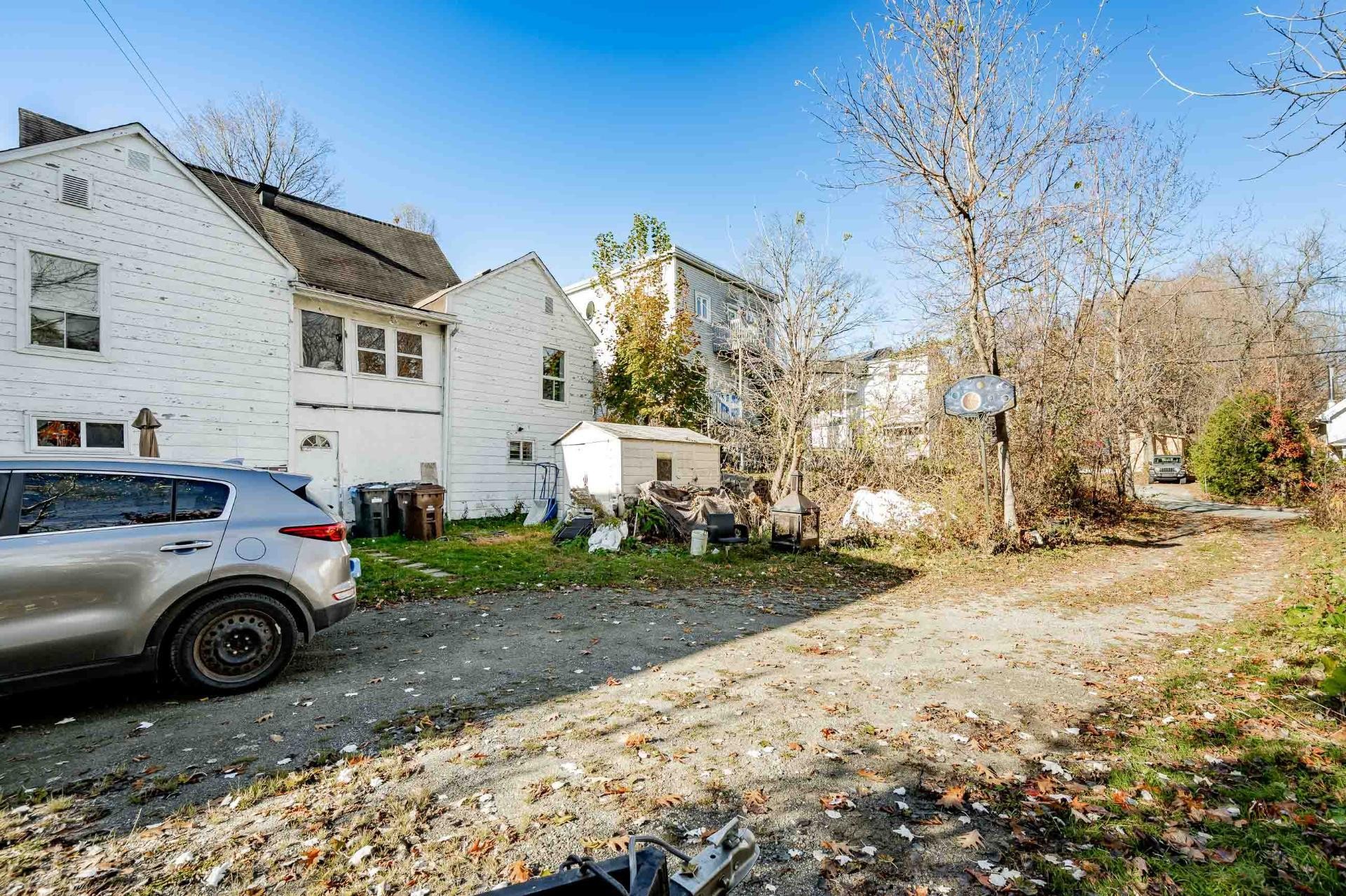 









722

 - 724


Rue Victoria

,
Sherbrooke (Les Nations),




QC
J1H3J6

