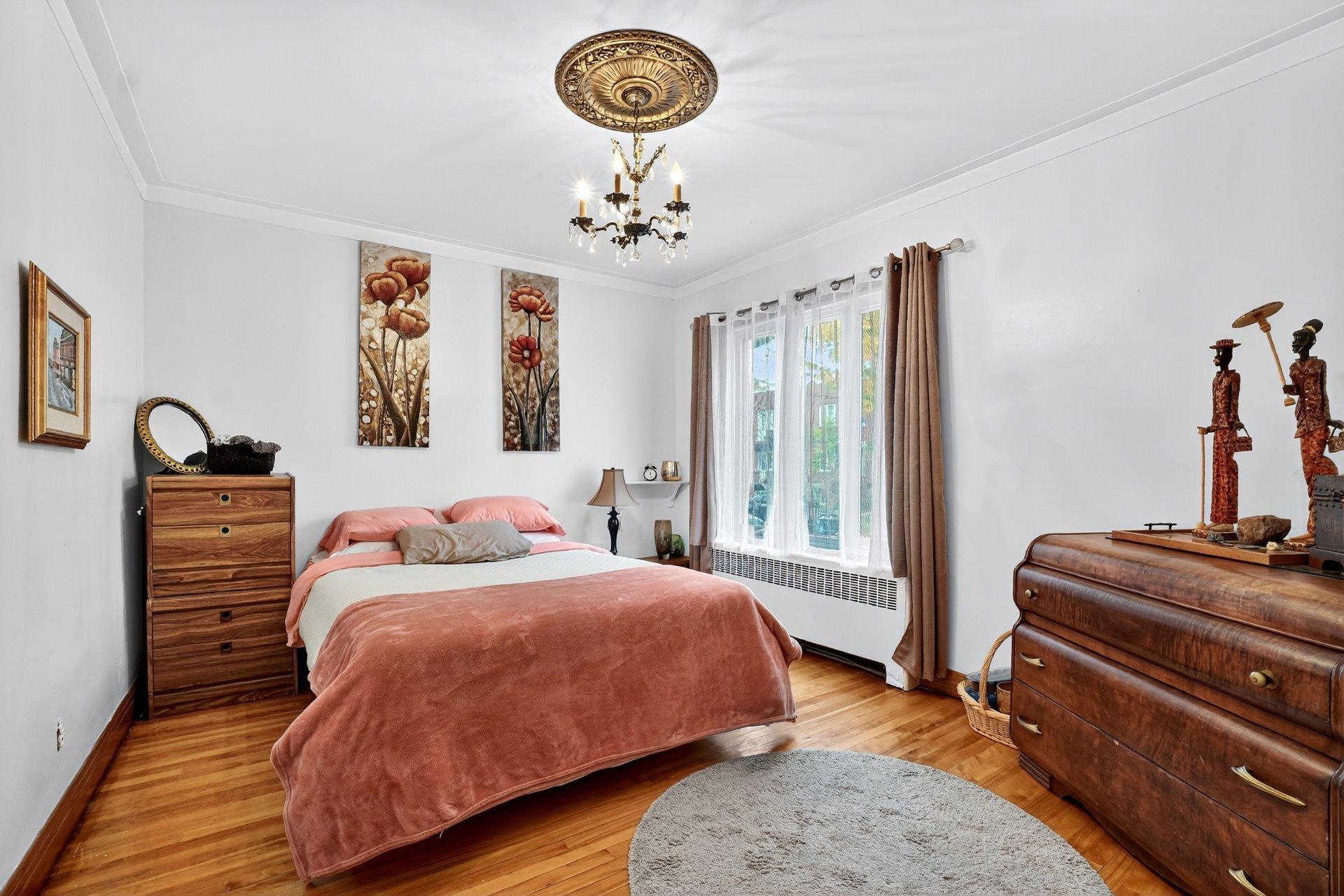 









6636

 - 6638


24e Avenue

,
Montréal (Rosemont/La Petite-Patrie),




QC
H1T3M7

