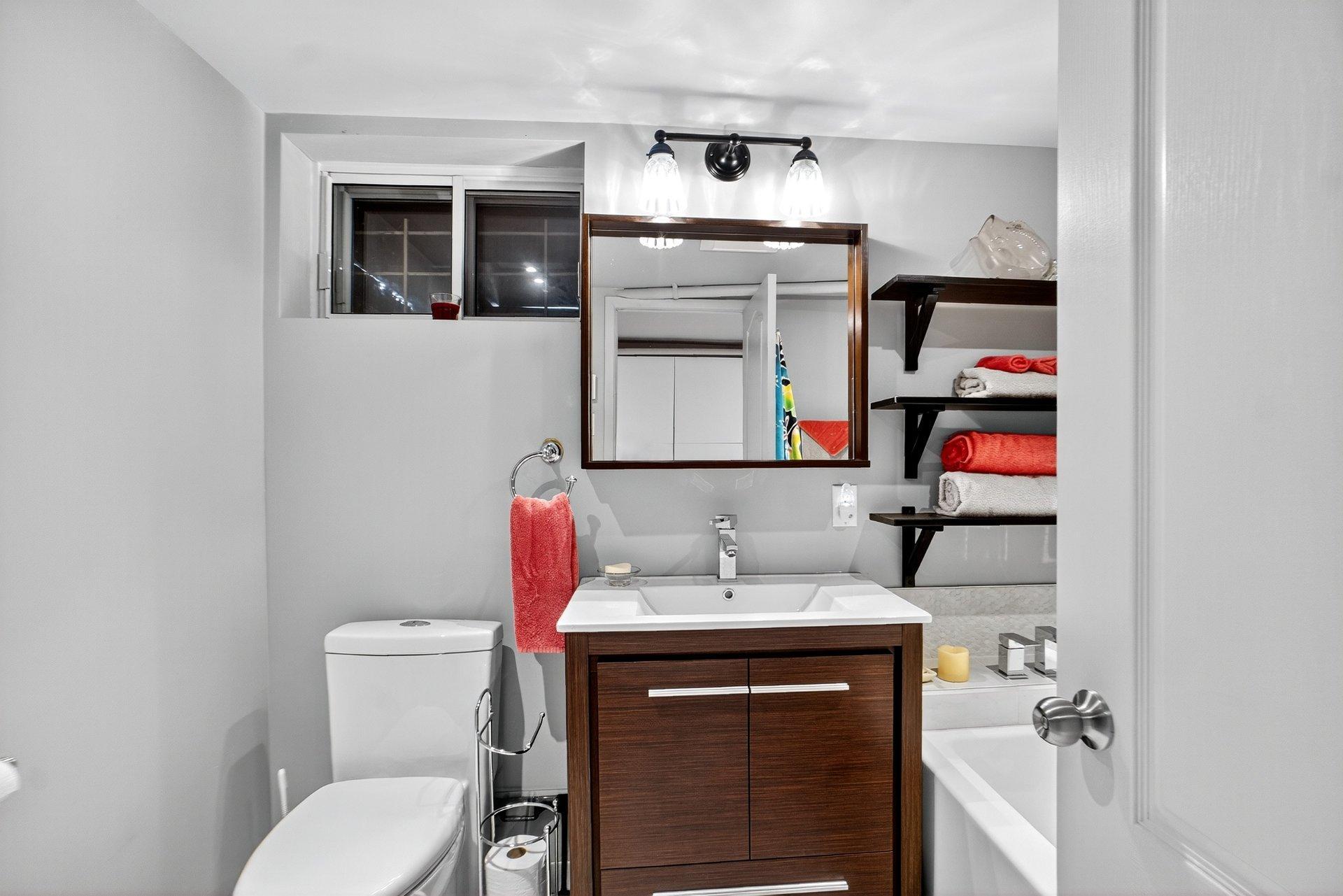 









6636

 - 6638


24e Avenue

,
Montréal (Rosemont/La Petite-Patrie),




QC
H1T3M7

