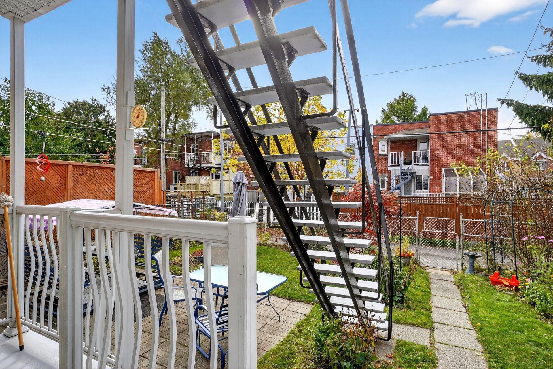 









6636

 - 6638


24e Avenue

,
Montréal (Rosemont/La Petite-Patrie),




QC
H1T3M7

