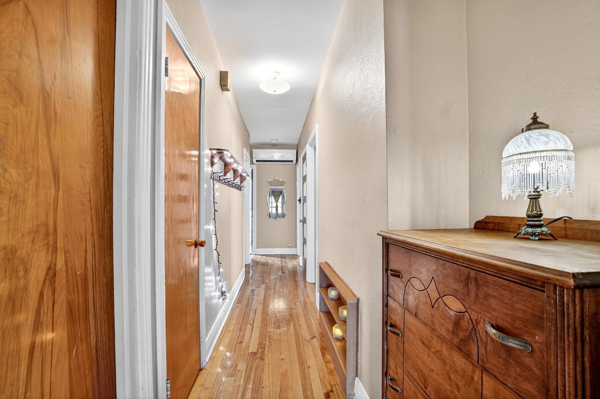 









6636

 - 6638


24e Avenue

,
Montréal (Rosemont/La Petite-Patrie),




QC
H1T3M7

