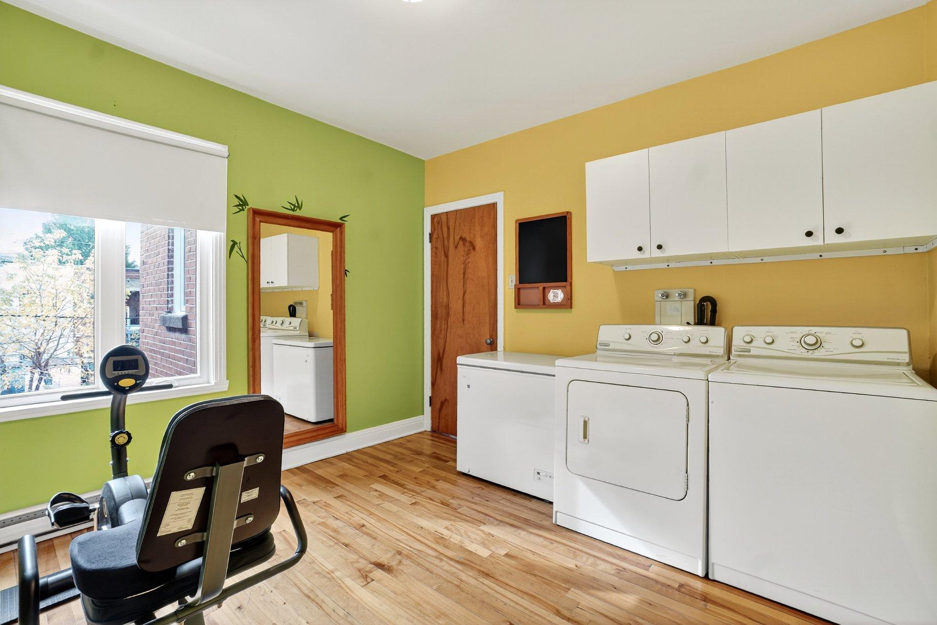 









6636

 - 6638


24e Avenue

,
Montréal (Rosemont/La Petite-Patrie),




QC
H1T3M7

