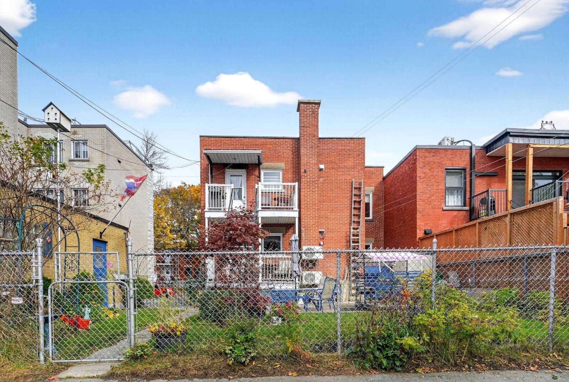 









6636

 - 6638


24e Avenue

,
Montréal (Rosemont/La Petite-Patrie),




QC
H1T3M7

