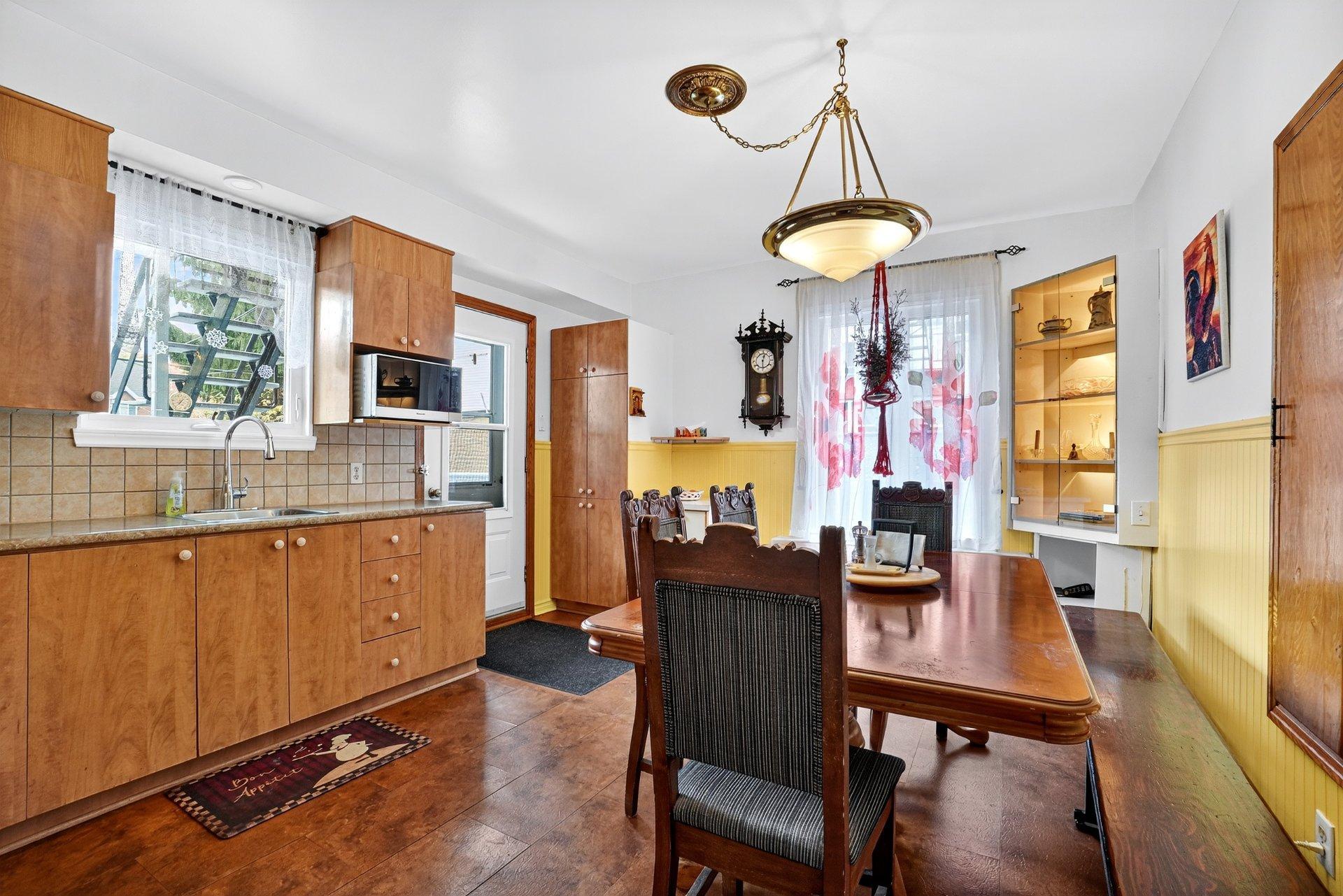 









6636

 - 6638


24e Avenue

,
Montréal (Rosemont/La Petite-Patrie),




QC
H1T3M7

