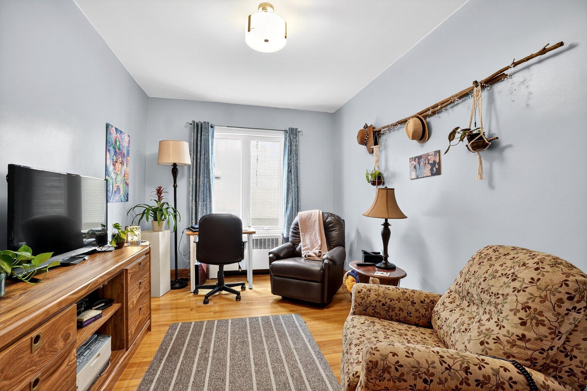 









6636

 - 6638


24e Avenue

,
Montréal (Rosemont/La Petite-Patrie),




QC
H1T3M7

