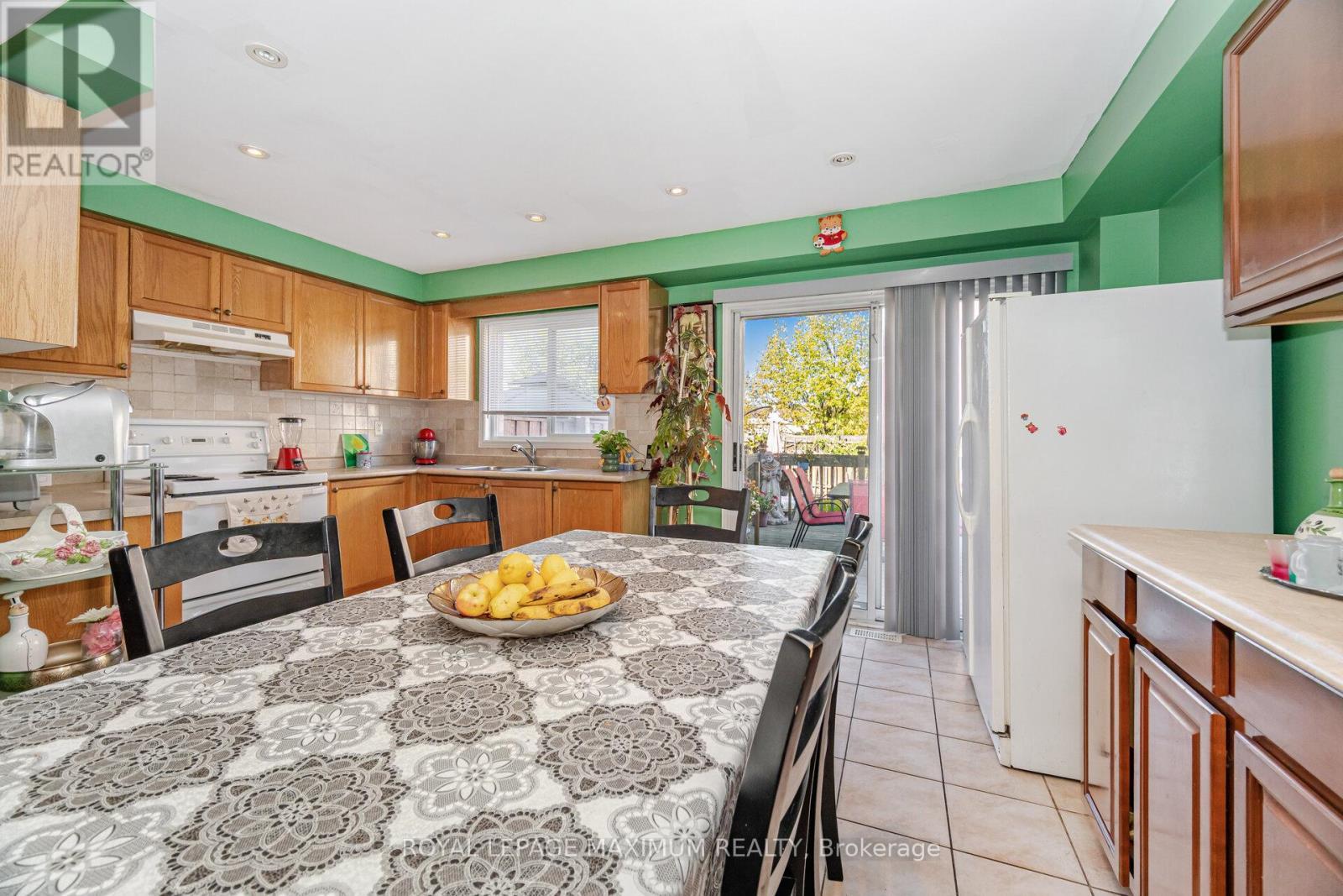 












85 RONAN CRESCENT

,
Vaughan,




Ontario
L4H2J6

