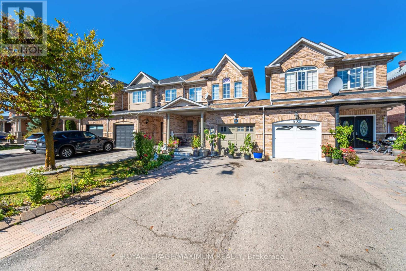 












85 RONAN CRESCENT

,
Vaughan,




Ontario
L4H2J6


