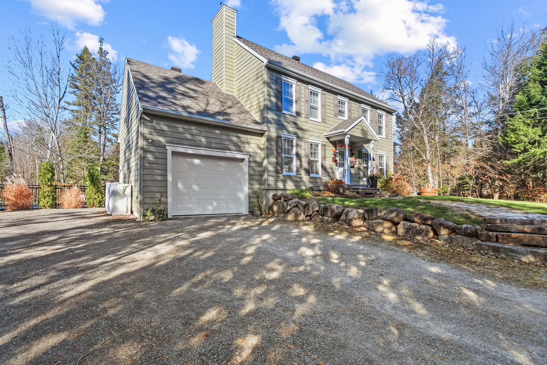 









1122


Rue des Gouverneurs

,
Prévost,




QC
J0R1T0

