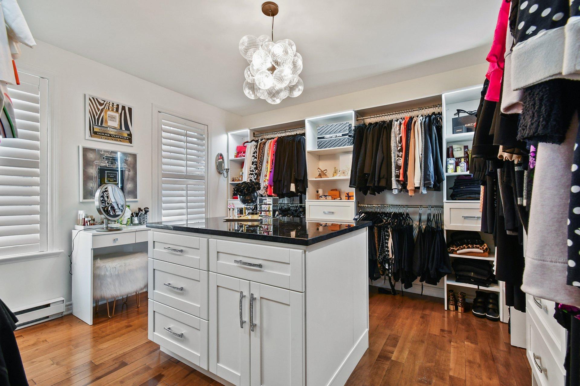 









1122


Rue des Gouverneurs

,
Prévost,




QC
J0R1T0

