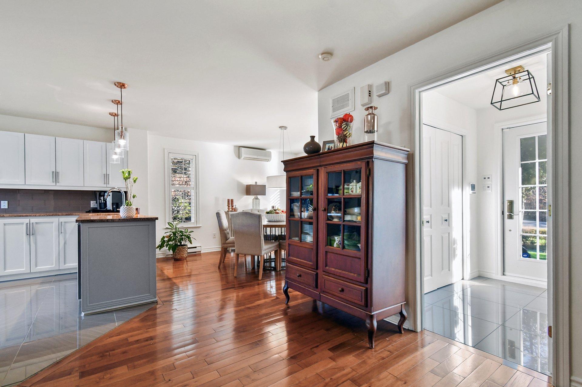 









1122


Rue des Gouverneurs

,
Prévost,




QC
J0R1T0

