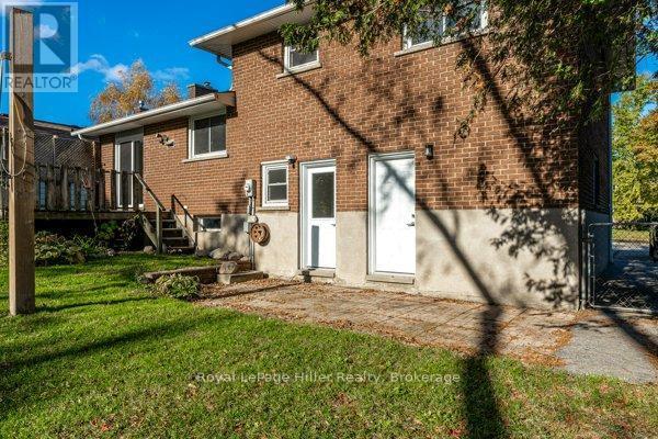 












335 BRITANNIA STREET

,
Stratford,




Ontario
N5A5Z9

