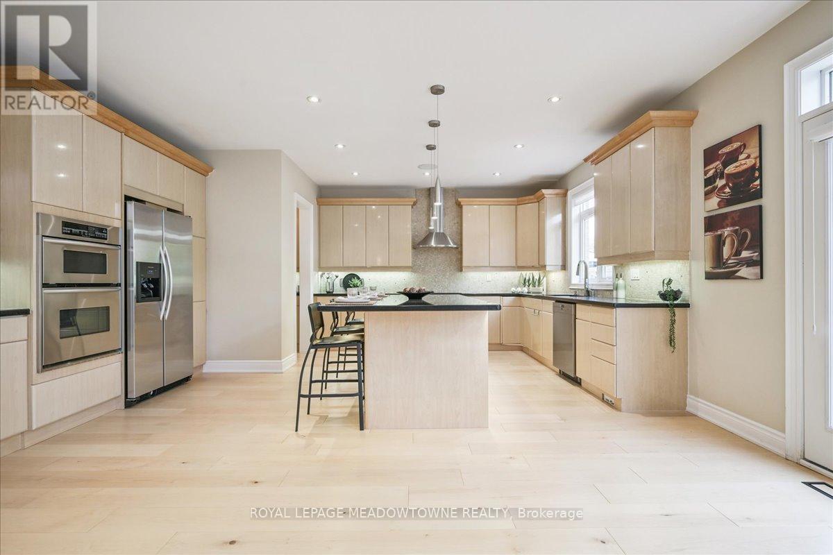 












1468 FERNCREST ROAD

,
Oakville,




Ontario
L6H7W2

