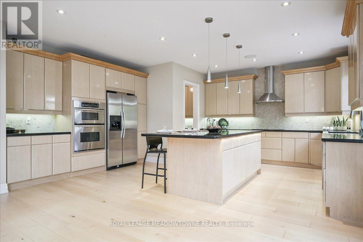 












1468 FERNCREST ROAD

,
Oakville,




Ontario
L6H7W2

