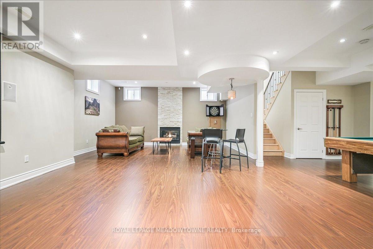 












1468 FERNCREST ROAD

,
Oakville,




Ontario
L6H7W2

