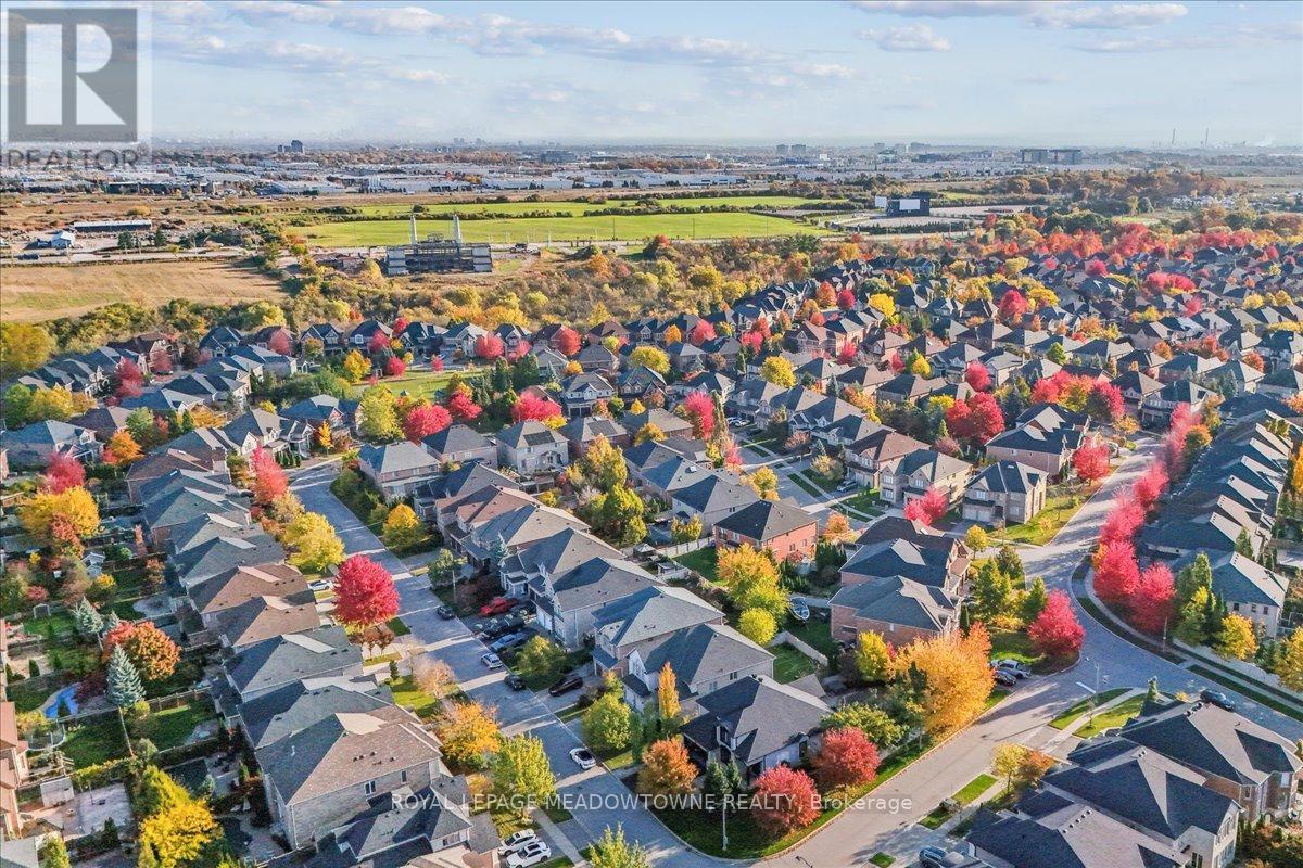 












1468 FERNCREST ROAD

,
Oakville,




Ontario
L6H7W2

