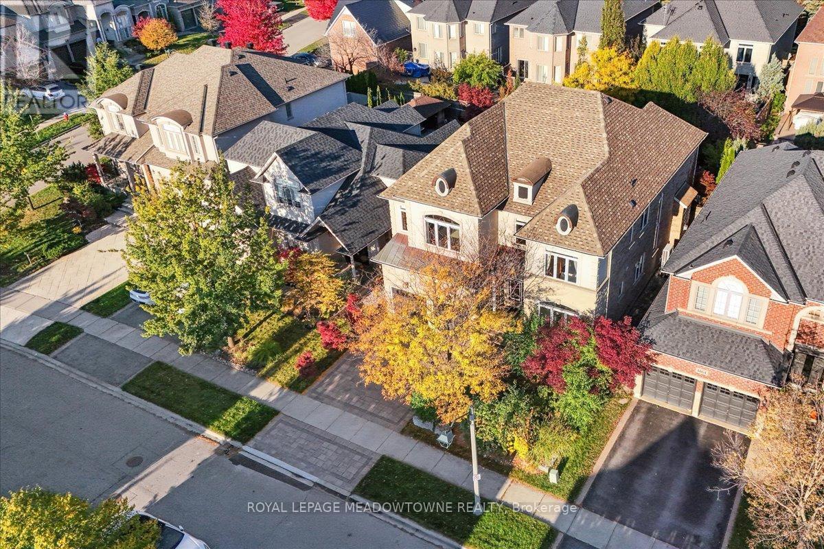 












1468 FERNCREST ROAD

,
Oakville,




Ontario
L6H7W2

