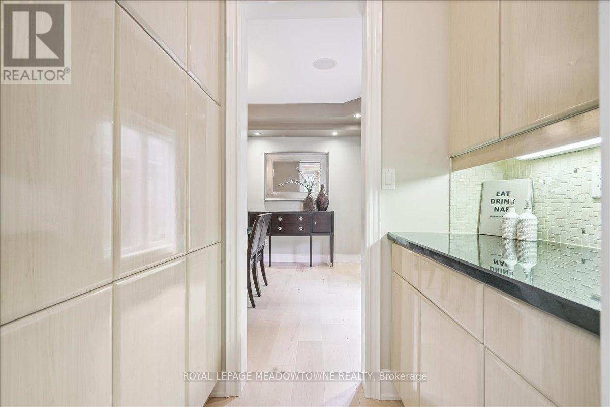 












1468 FERNCREST ROAD

,
Oakville,




Ontario
L6H7W2

