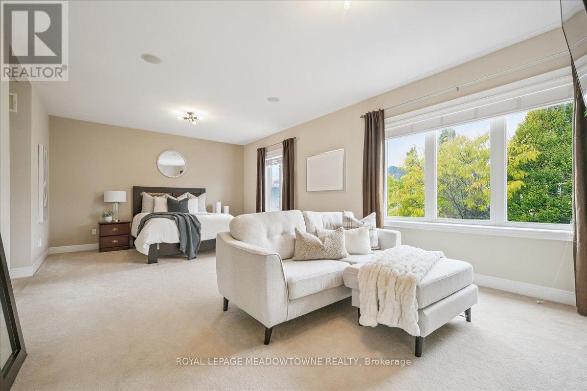 












1468 FERNCREST ROAD

,
Oakville,




Ontario
L6H7W2

