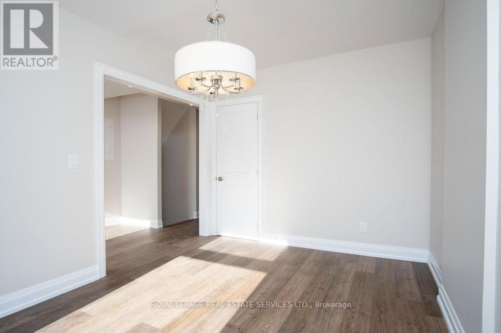 












UPPER - 256 ANNETTE STREET

,
Toronto,




Ontario
M6P1R1

