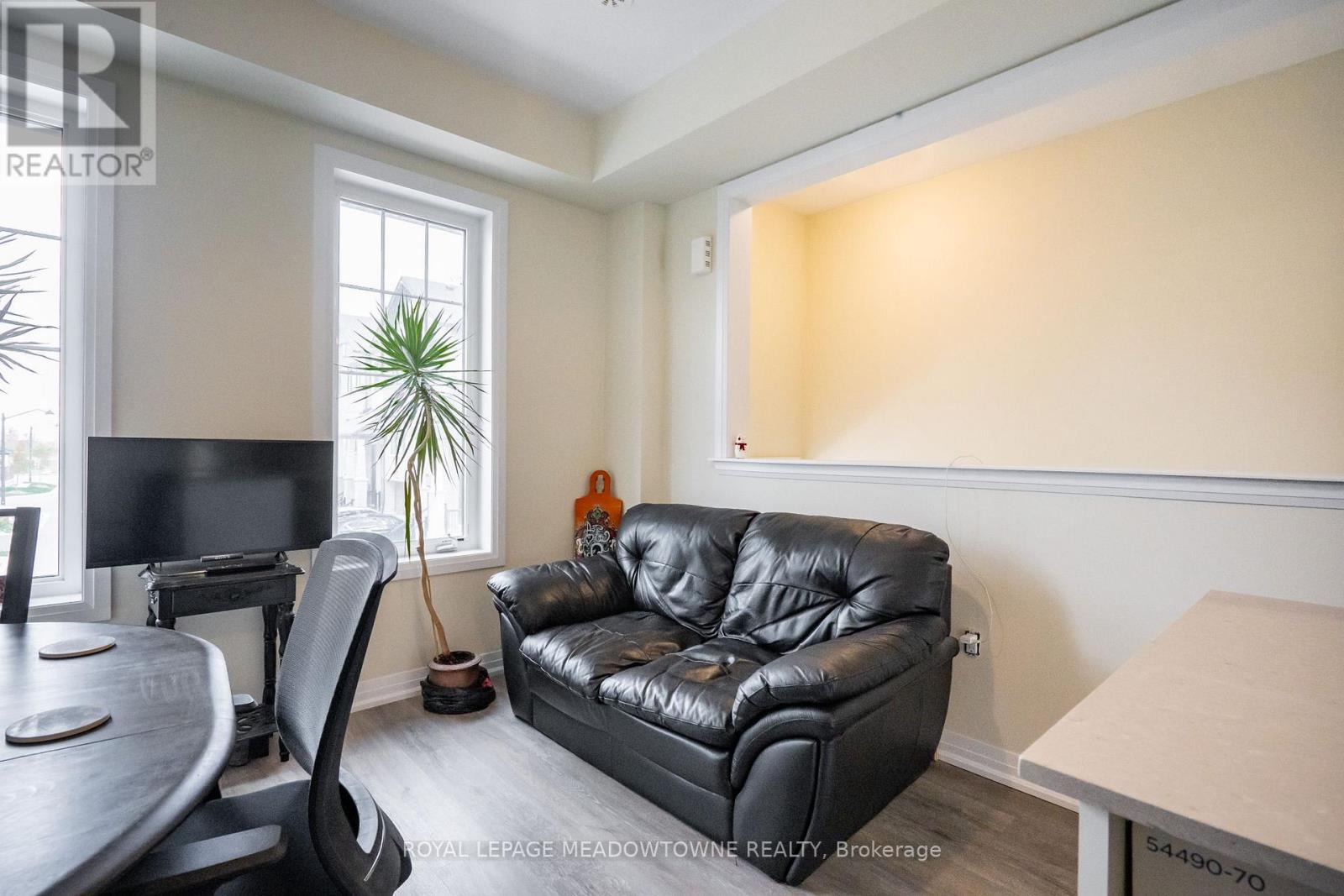 












33 - 185 BEDROCK DRIVE

,
Hamilton,




Ontario
L8J0M5

