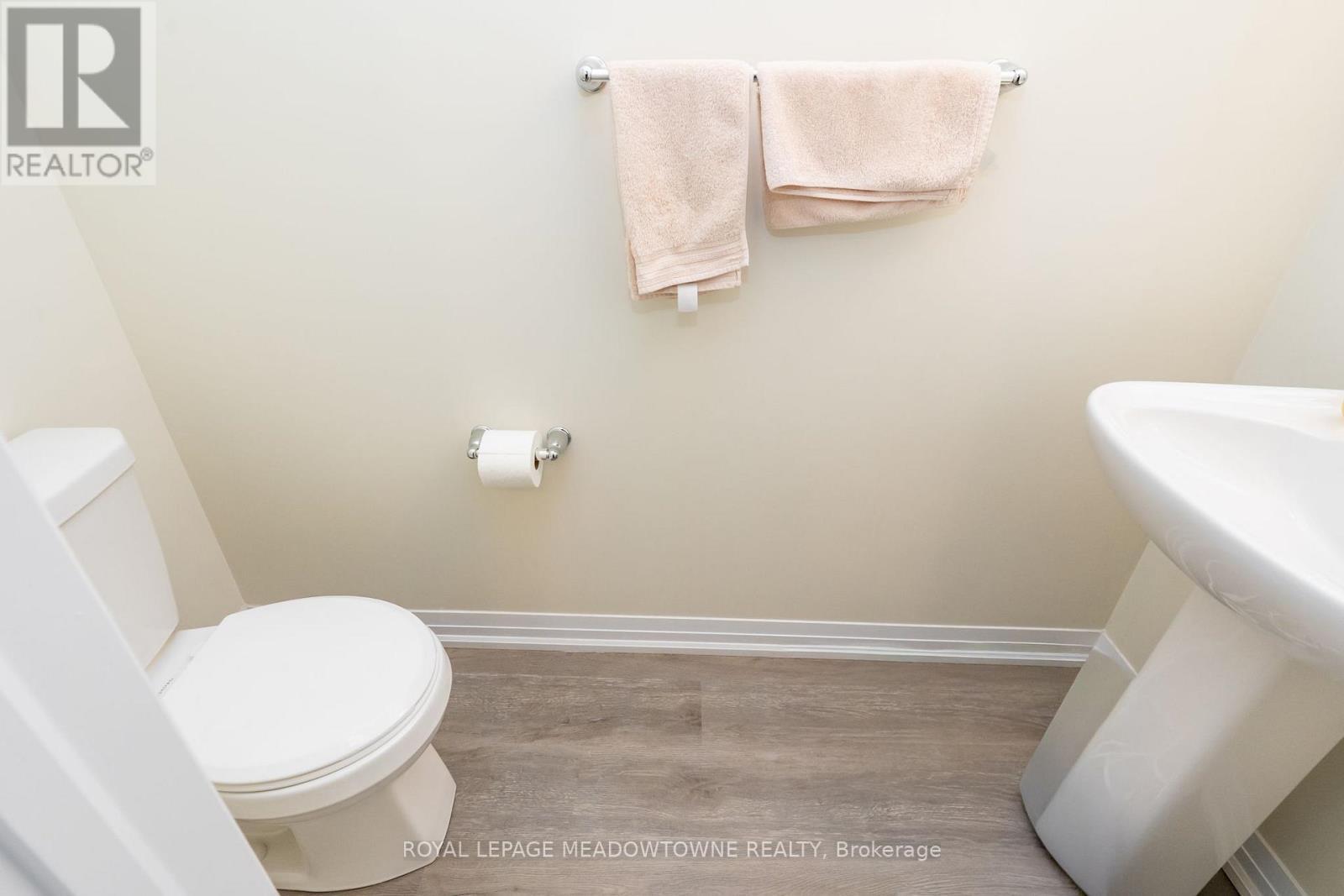 












33 - 185 BEDROCK DRIVE

,
Hamilton,




Ontario
L8J0M5

