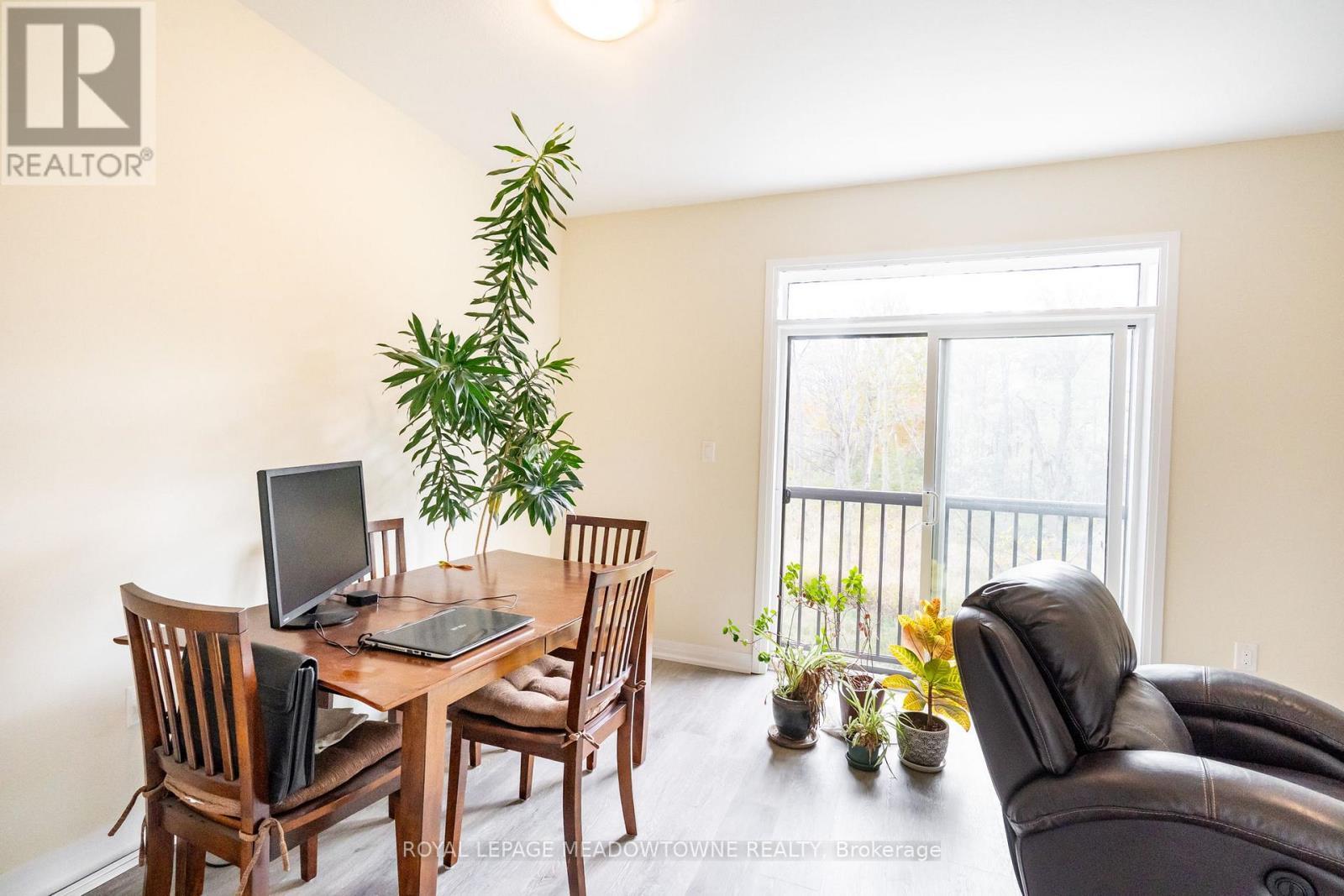 












33 - 185 BEDROCK DRIVE

,
Hamilton,




Ontario
L8J0M5

