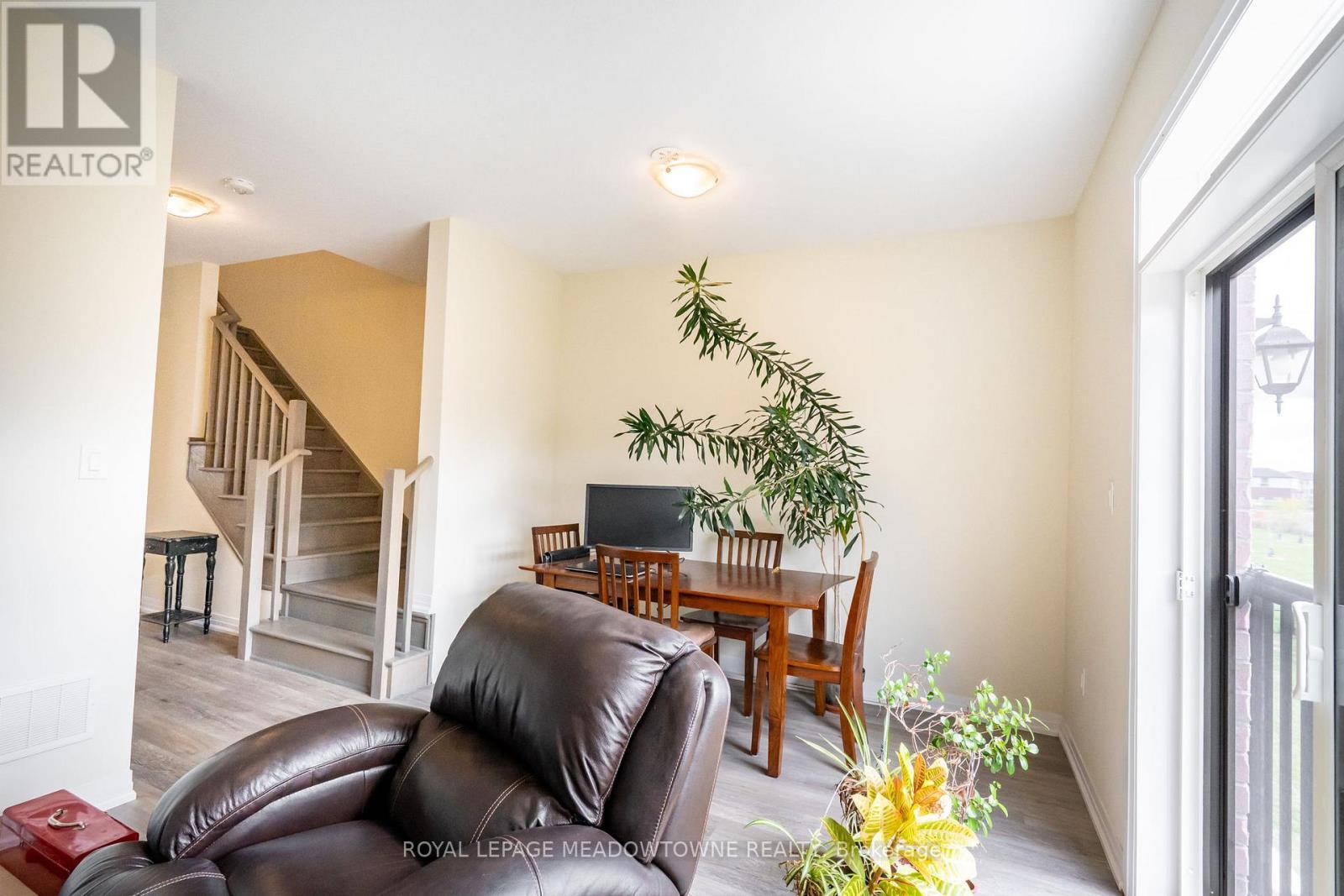 












33 - 185 BEDROCK DRIVE

,
Hamilton,




Ontario
L8J0M5

