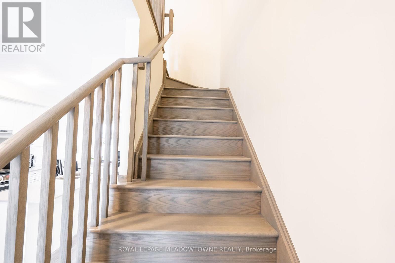 












33 - 185 BEDROCK DRIVE

,
Hamilton,




Ontario
L8J0M5

