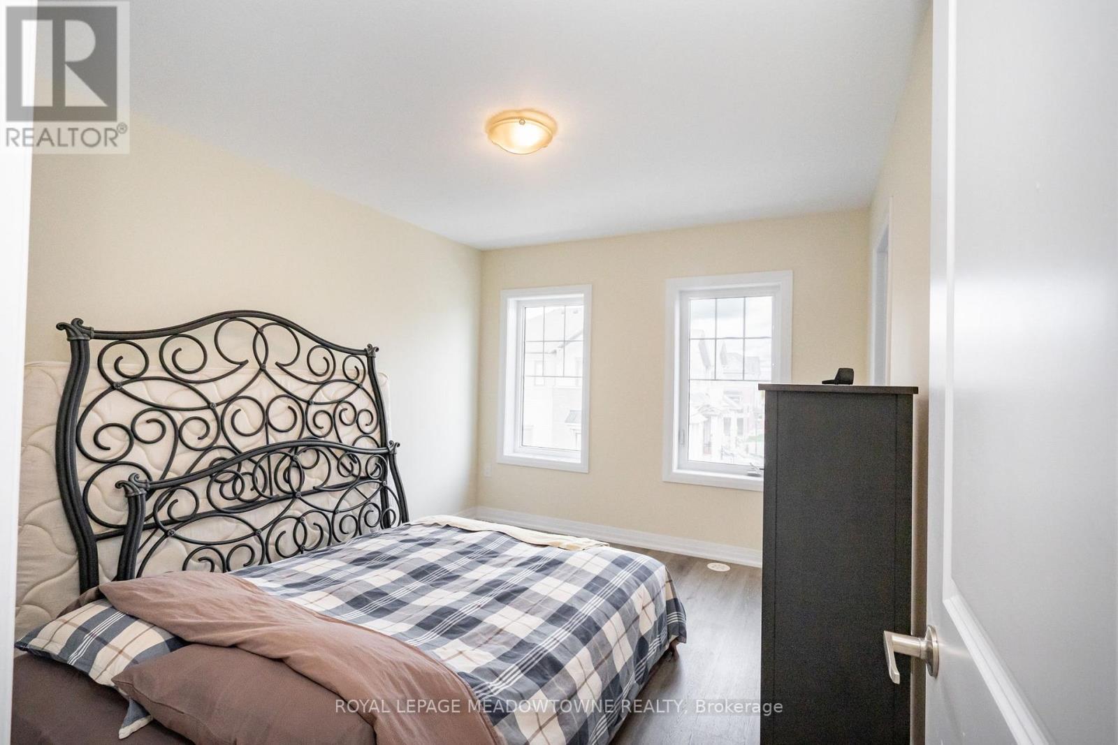 












33 - 185 BEDROCK DRIVE

,
Hamilton,




Ontario
L8J0M5

