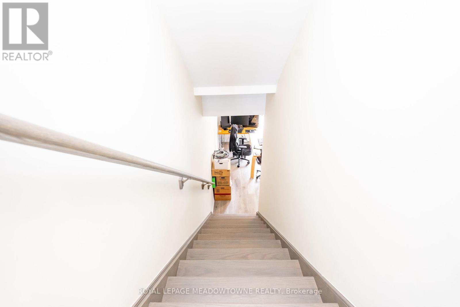 












33 - 185 BEDROCK DRIVE

,
Hamilton,




Ontario
L8J0M5

