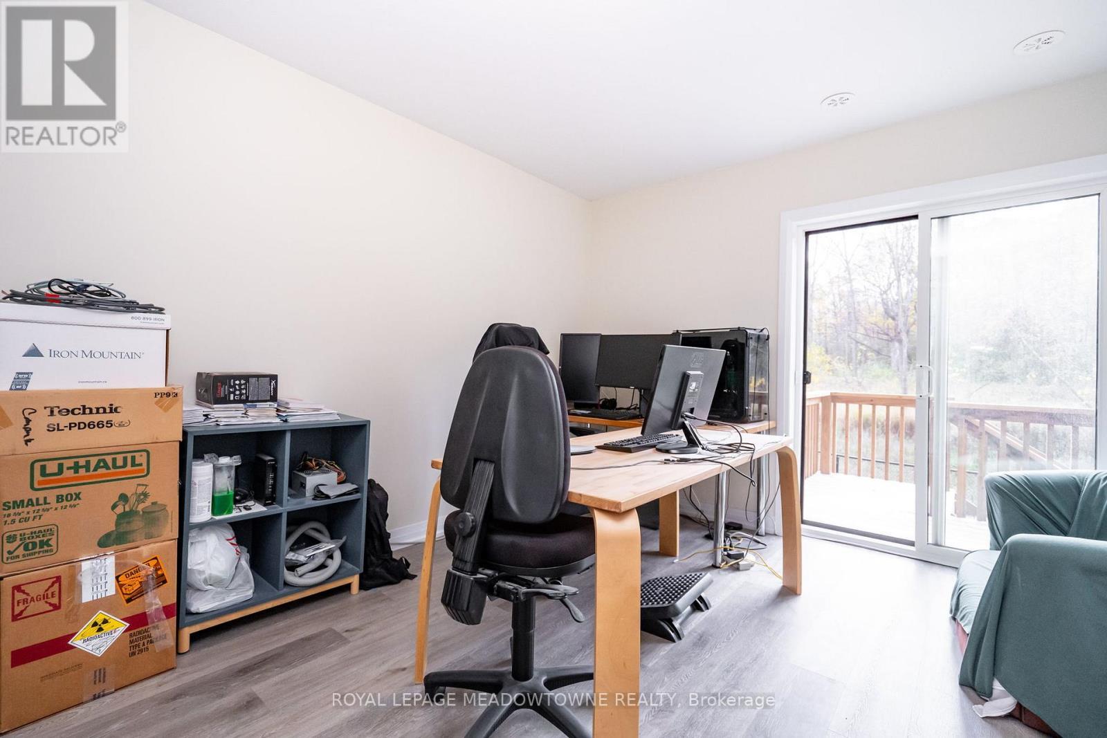 












33 - 185 BEDROCK DRIVE

,
Hamilton,




Ontario
L8J0M5

