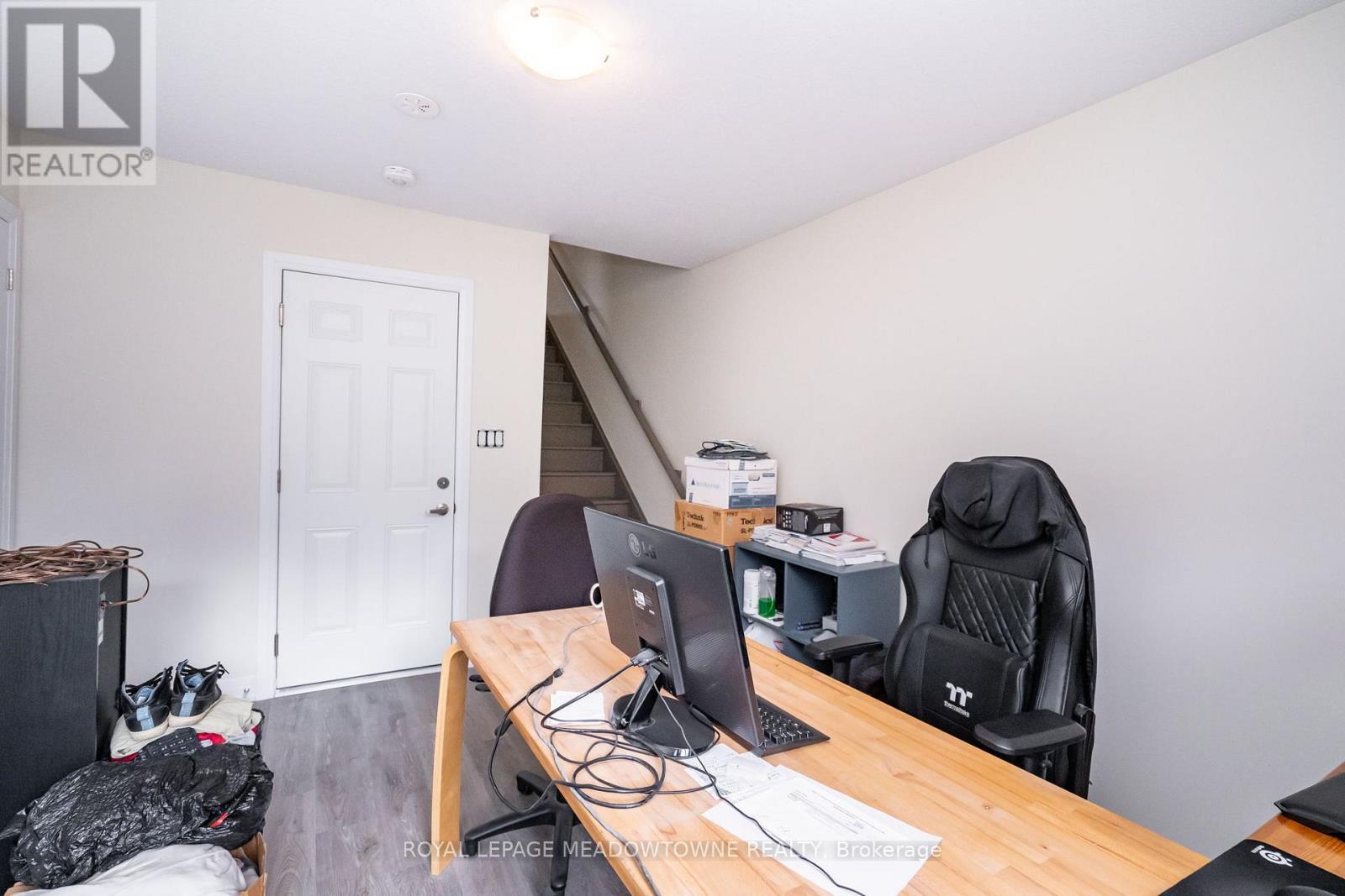 












33 - 185 BEDROCK DRIVE

,
Hamilton,




Ontario
L8J0M5

