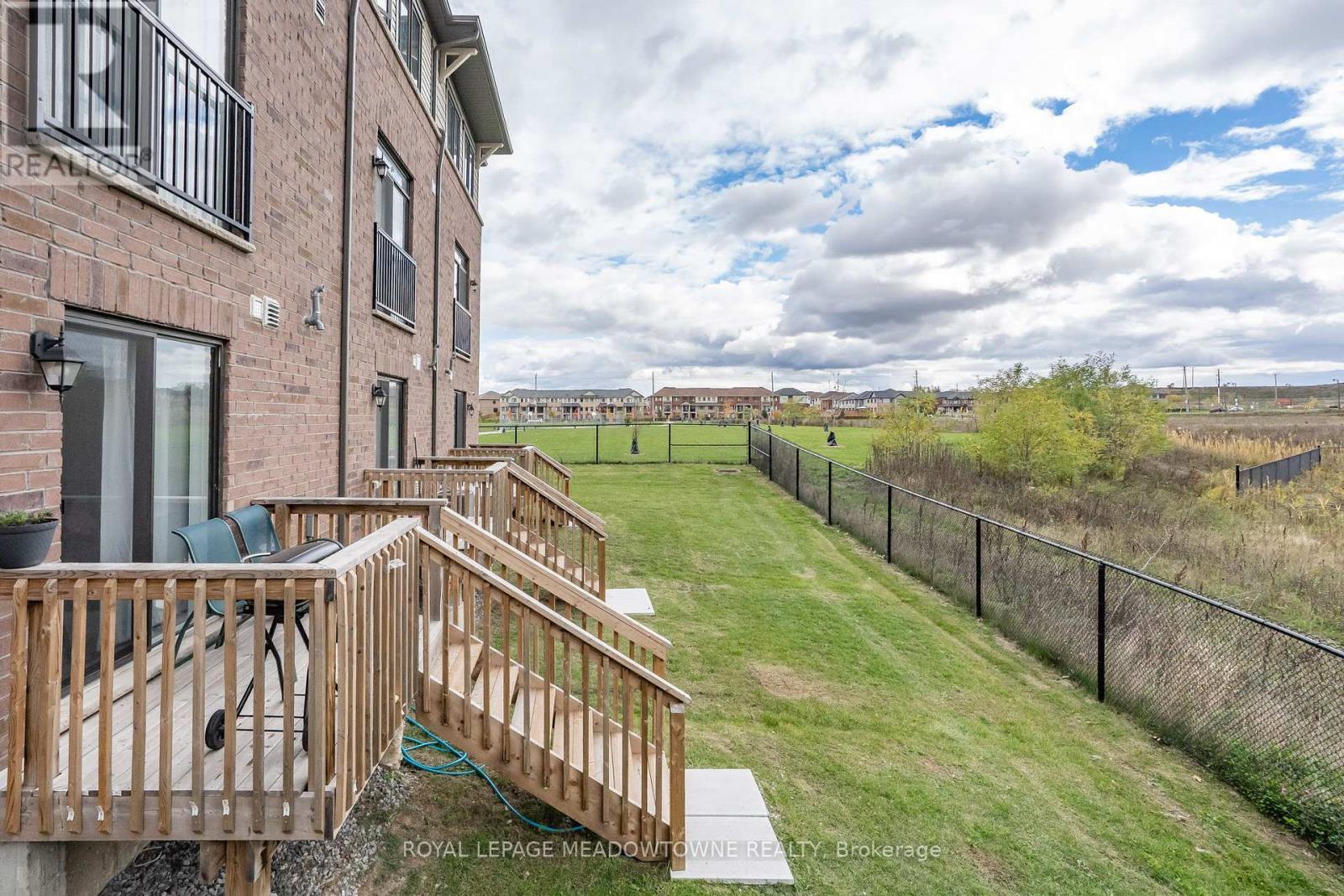 












33 - 185 BEDROCK DRIVE

,
Hamilton,




Ontario
L8J0M5

