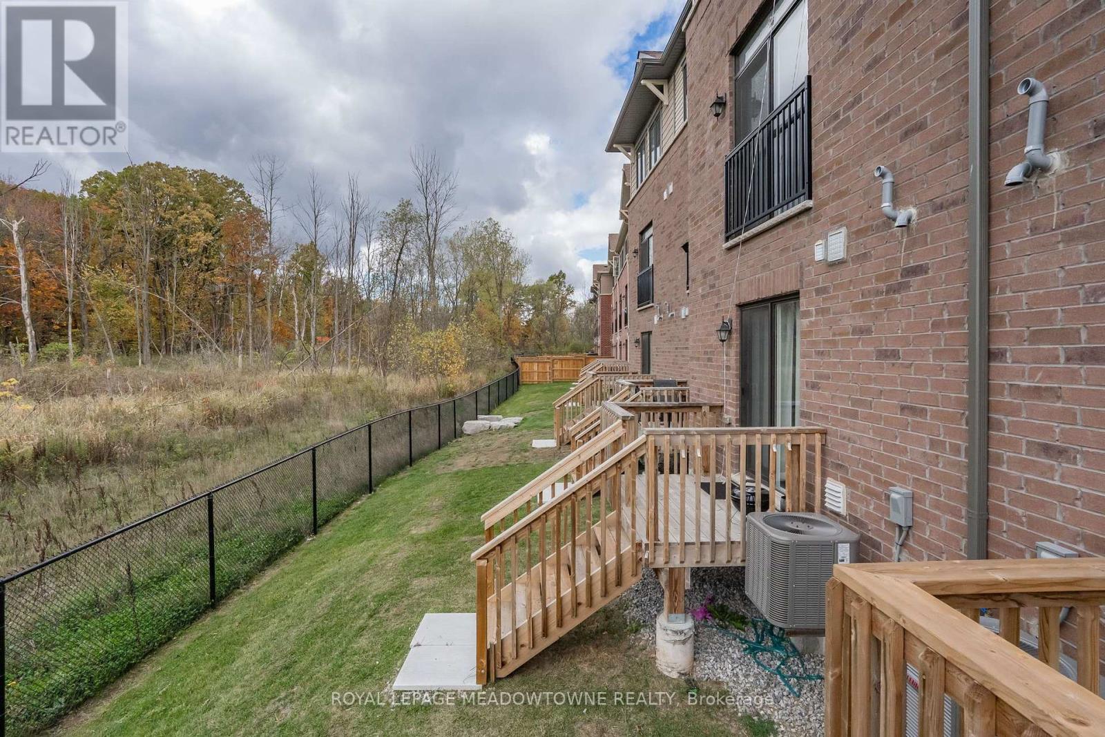 












33 - 185 BEDROCK DRIVE

,
Hamilton,




Ontario
L8J0M5

