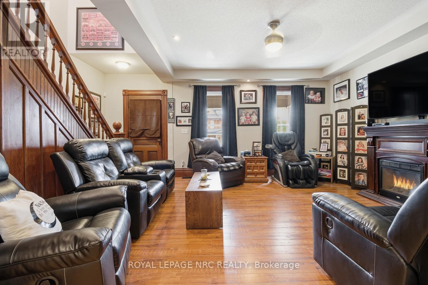 












5981 CULP STREET

,
Niagara Falls (Dorchester),




Ontario
L2G2B6

