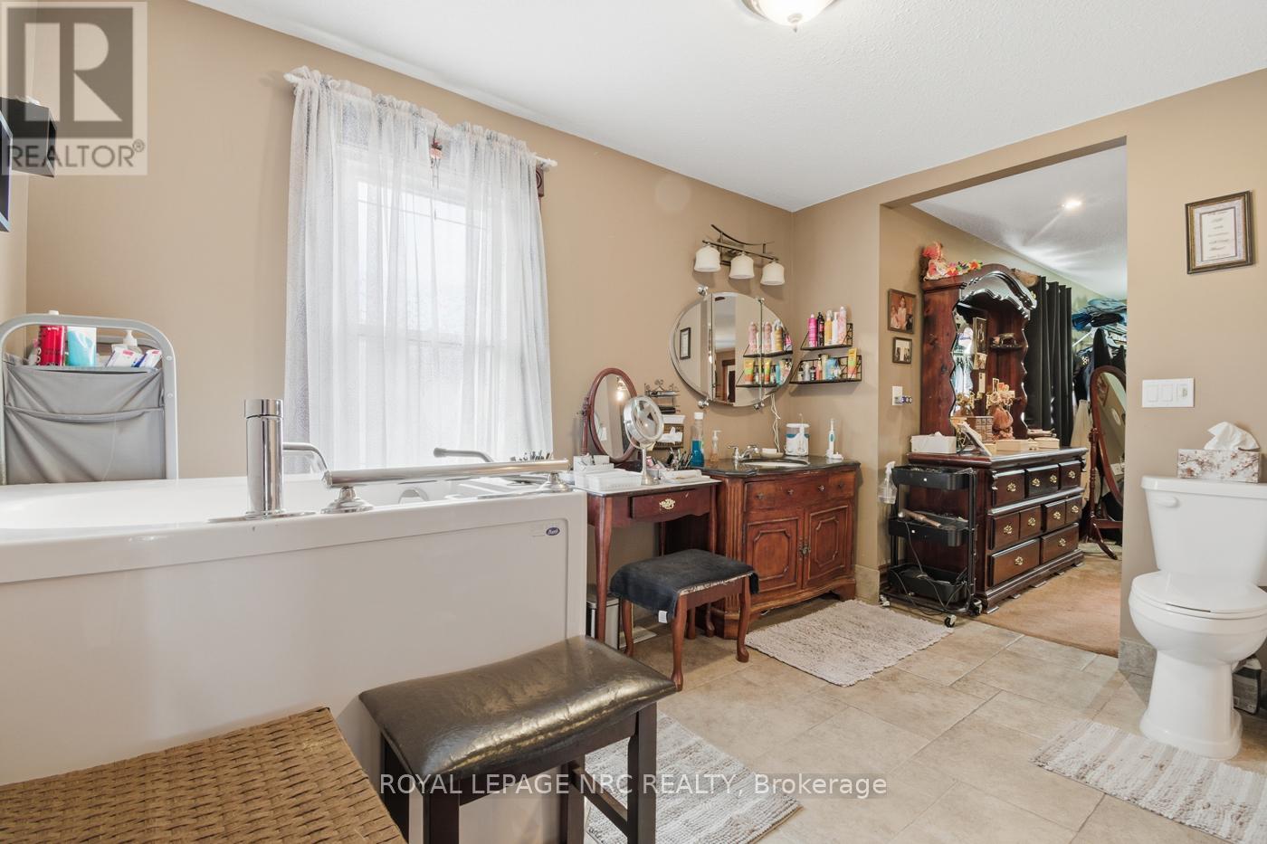 












5981 CULP STREET

,
Niagara Falls (Dorchester),




Ontario
L2G2B6

